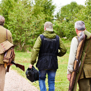 Borders 3 men hunting